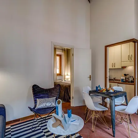 Sweet Via Dei Greci Apartment Rome