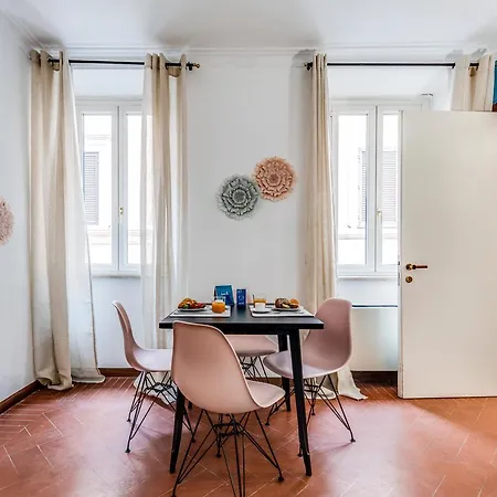 Sweet Via Dei Greci Apartment Rome