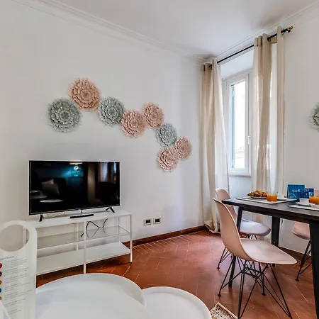 Sweet Via Dei Greci Apartment Rome