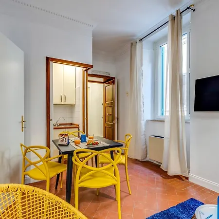 Sweet Via Dei Greci Apartment *